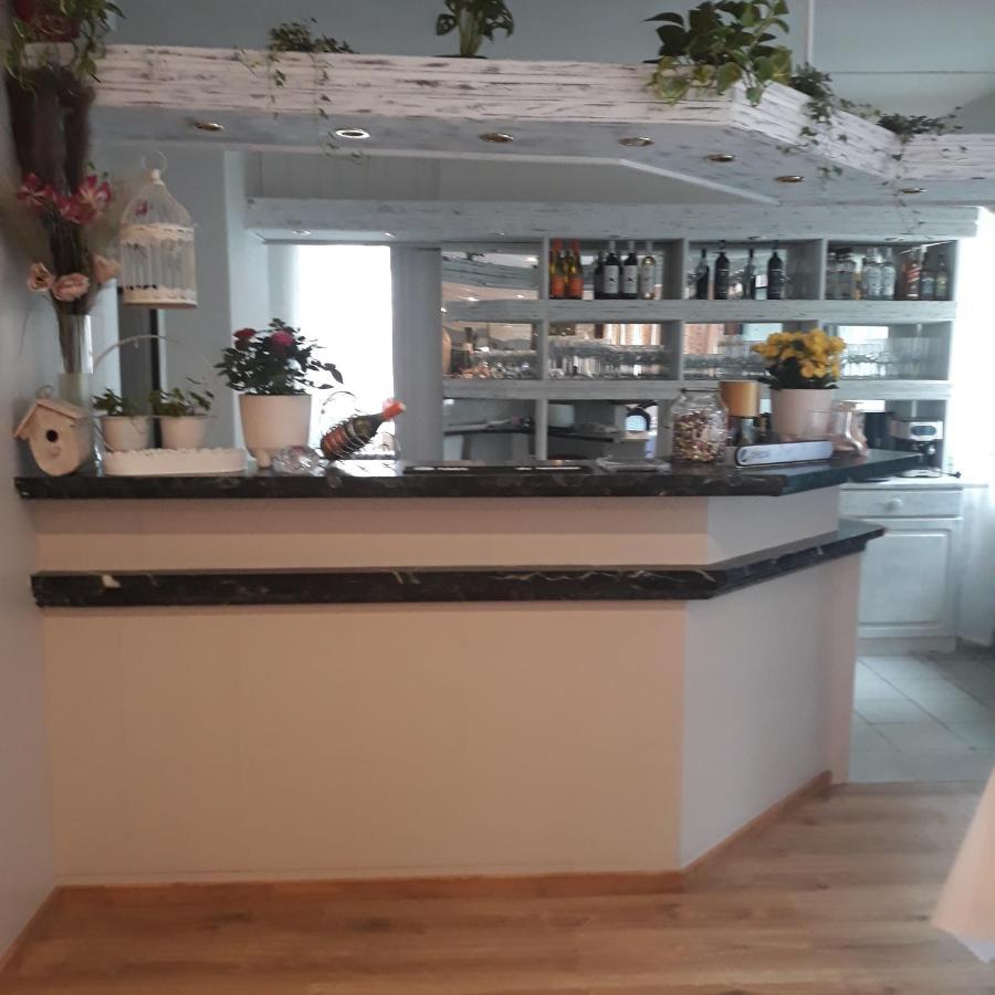 Iskra Hotell Radom Eksteriør bilde